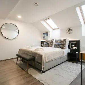  Apartment Coru House