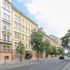 Отель Club, Прага